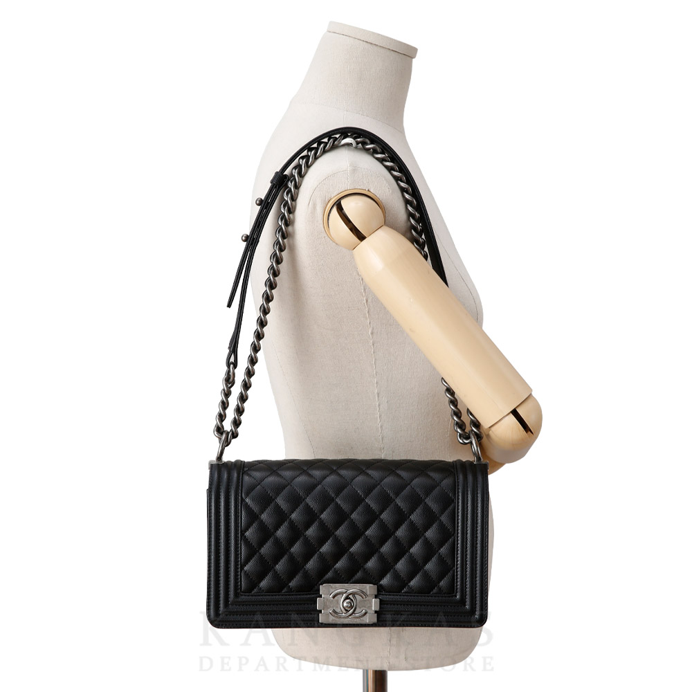 CHANEL(USED)샤넬 캐비어 보이샤넬 미듐