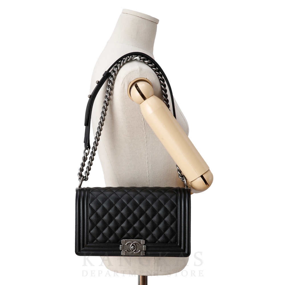 CHANEL(USED)샤넬 캐비어 보이샤넬 미듐