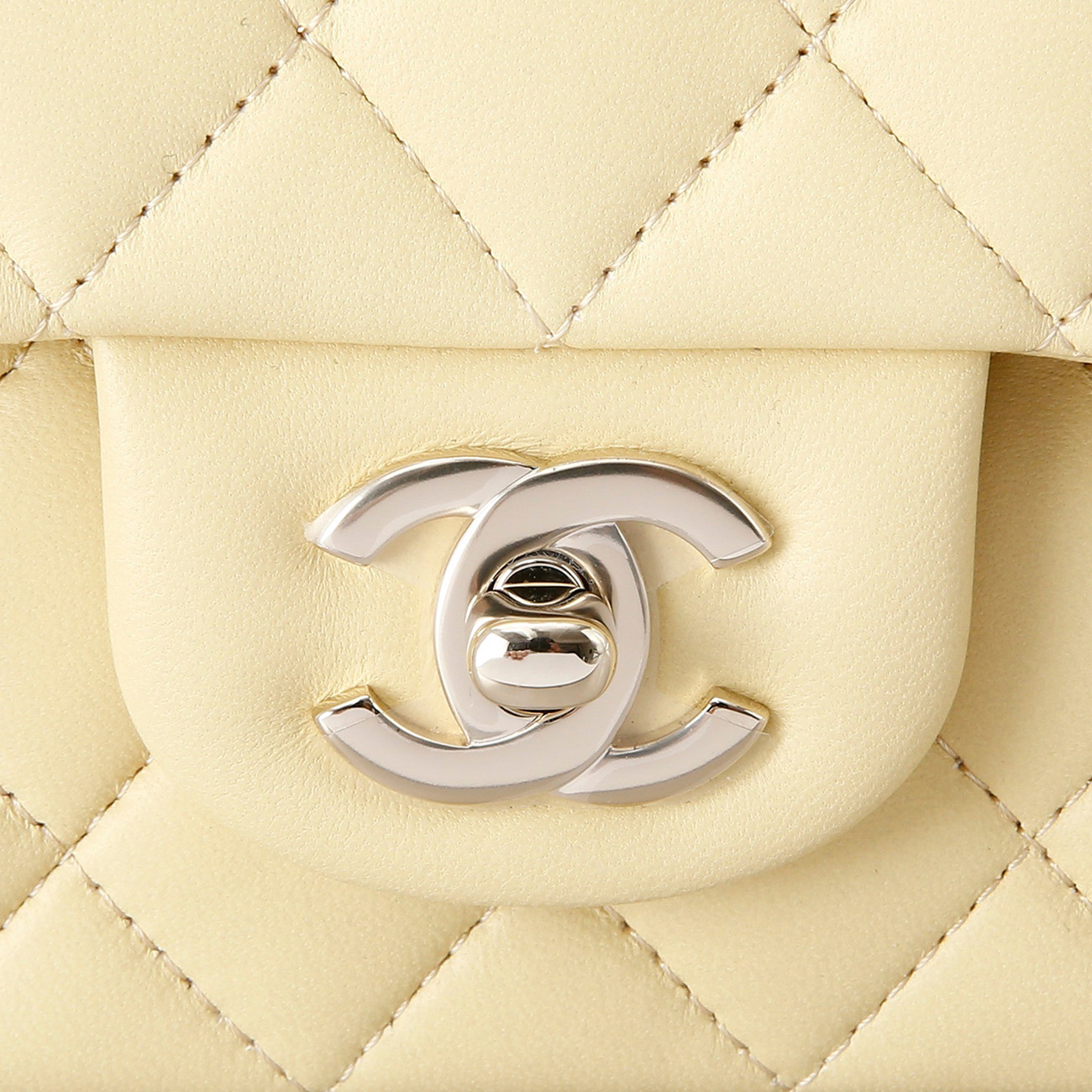 CHANEL(USED)샤넬 램스킨 클래식 뉴미니 탑핸들