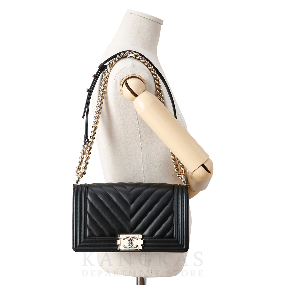 CHANEL(USED)샤넬 A67086 보이샤넬 캐비어 미듐