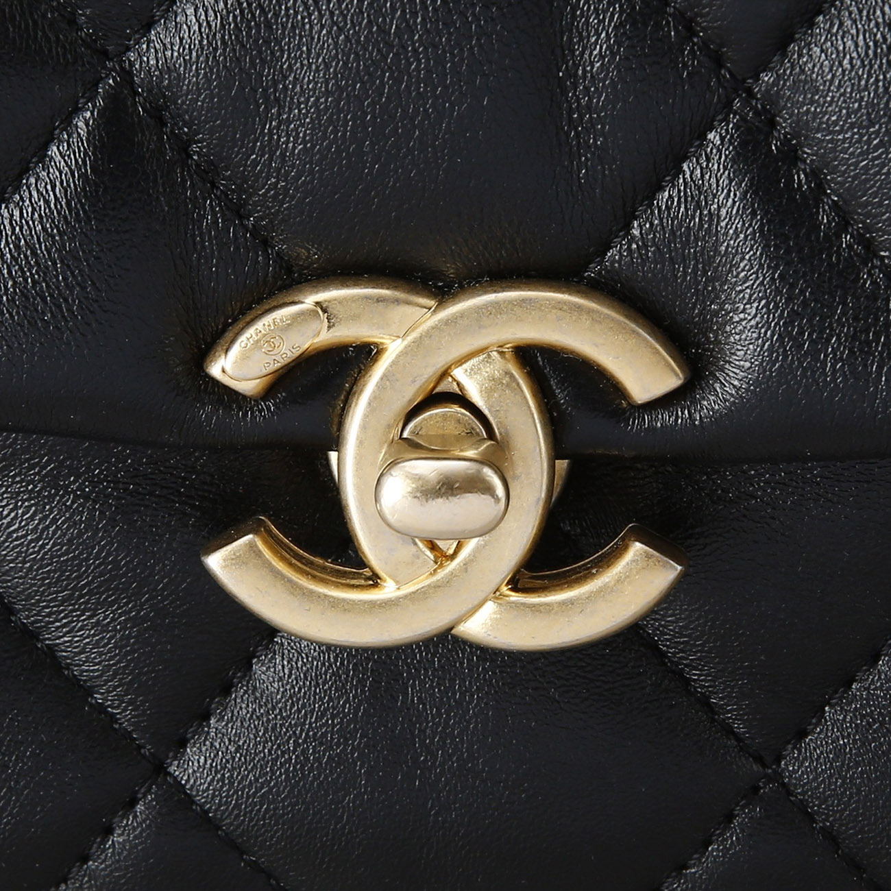 CHANEL(USED)샤넬  AS3205 시즌 CC 미니 백