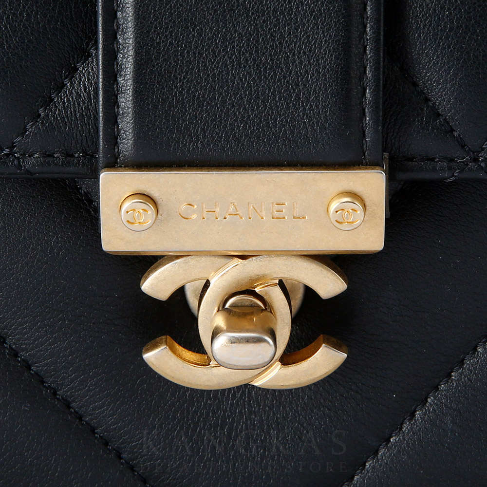 CHANEL(USED)샤넬 시즌 쉐브론 퀼팅 탑핸들 체인백