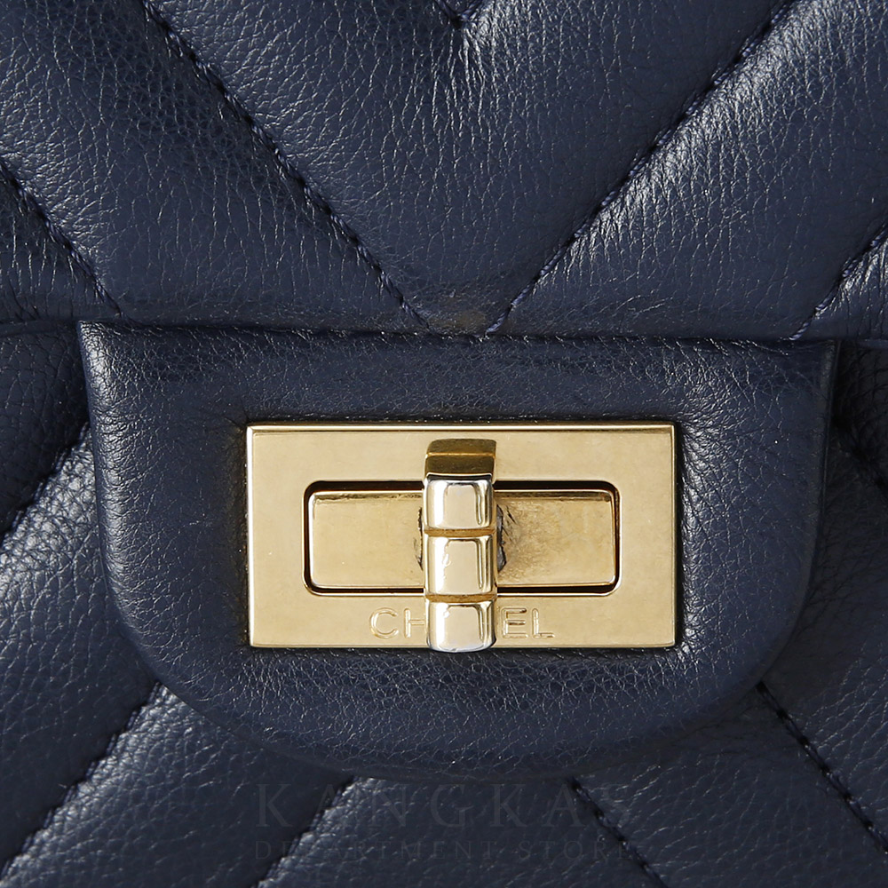 CHANEL(USED)샤넬 쉐브론 빈티지 2.55 플랩 미듐 숄더백