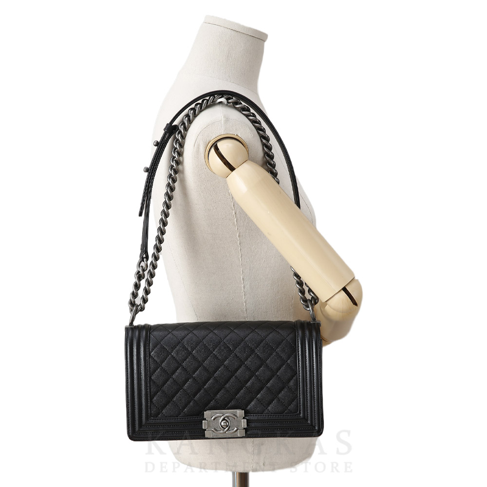 CHANEL(USED)샤넬 보이샤넬 미듐 플랩백