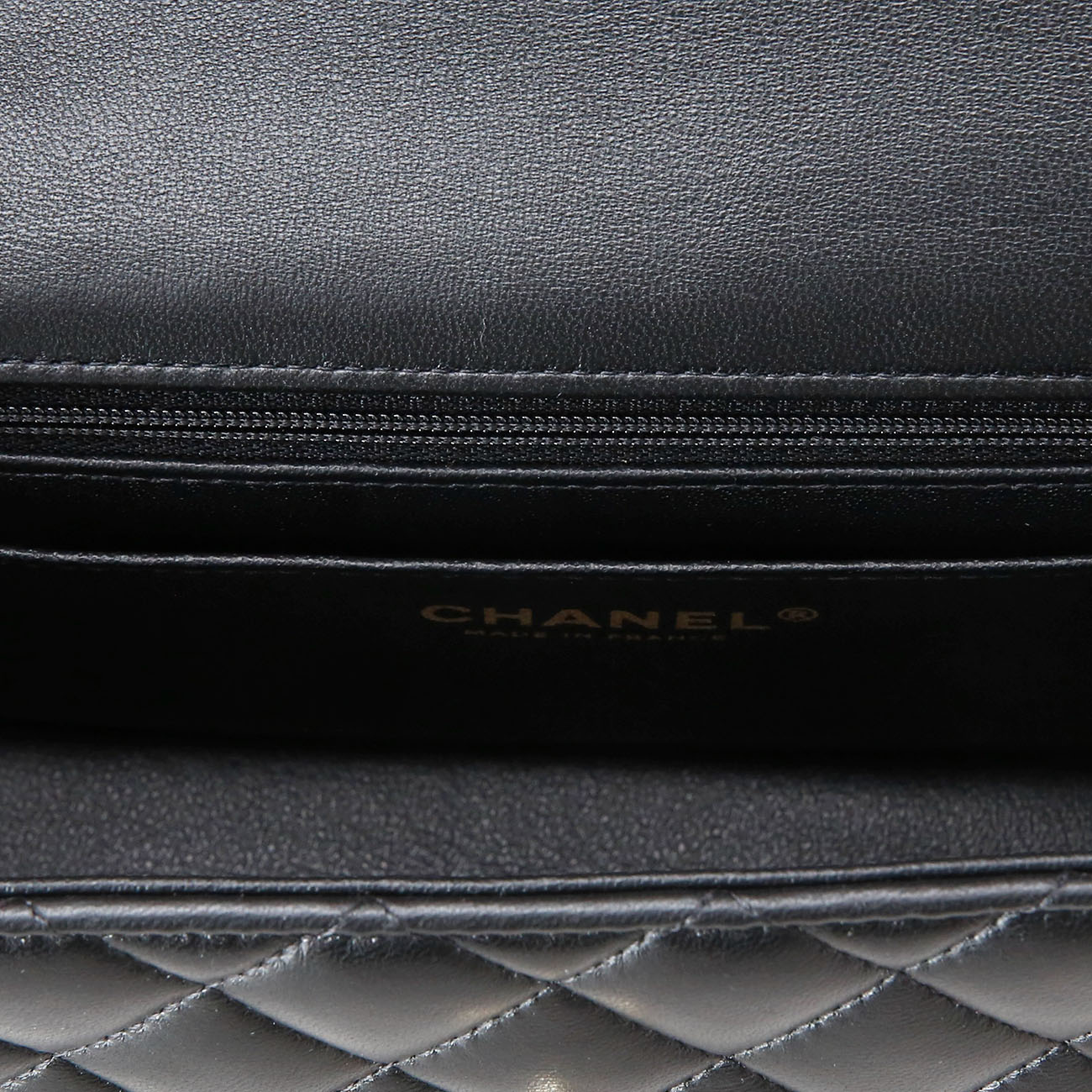 CHANEL(USED)샤넬 클래식 뉴미니 탑핸들