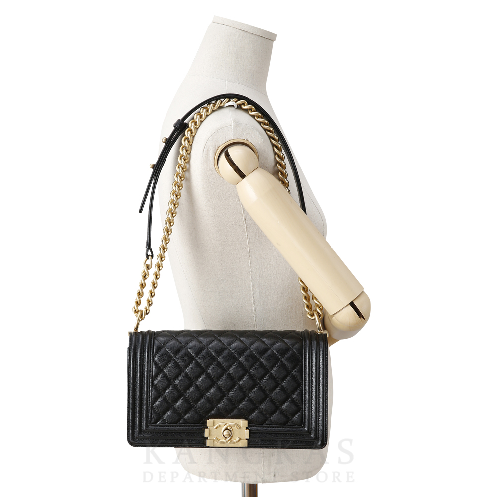 CHANEL(USED)샤넬 캐비어 보이샤넬 미듐