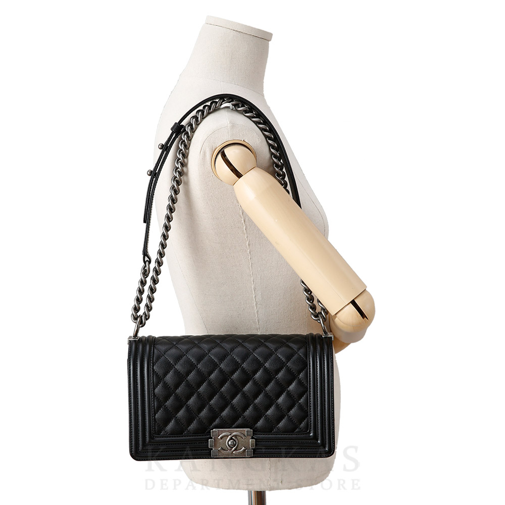 CHANEL(USED)샤넬 캐비어 보이샤넬 미듐