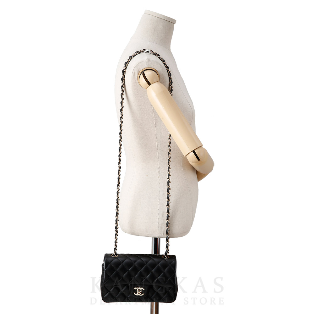 CHANEL(USED)샤넬 클래식 뉴미니 플랩백