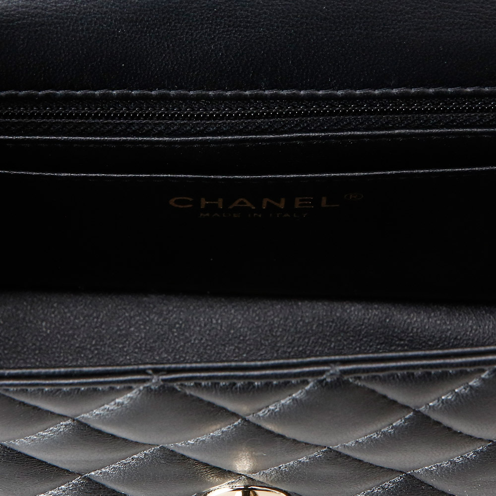 CHANEL(USED)샤넬 클래식 뉴미니 플랩백