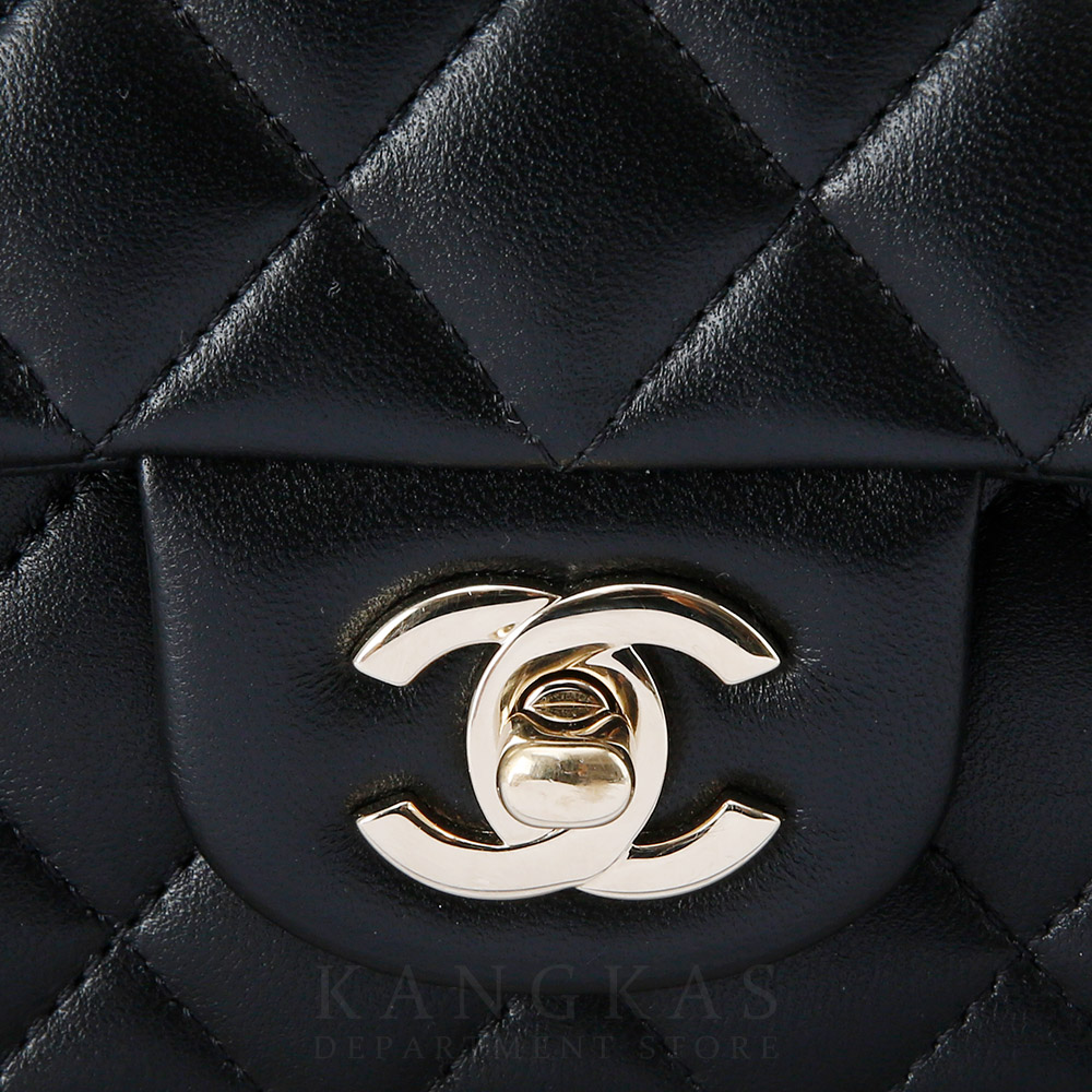 CHANEL(USED)샤넬 클래식 뉴미니 탑핸들
