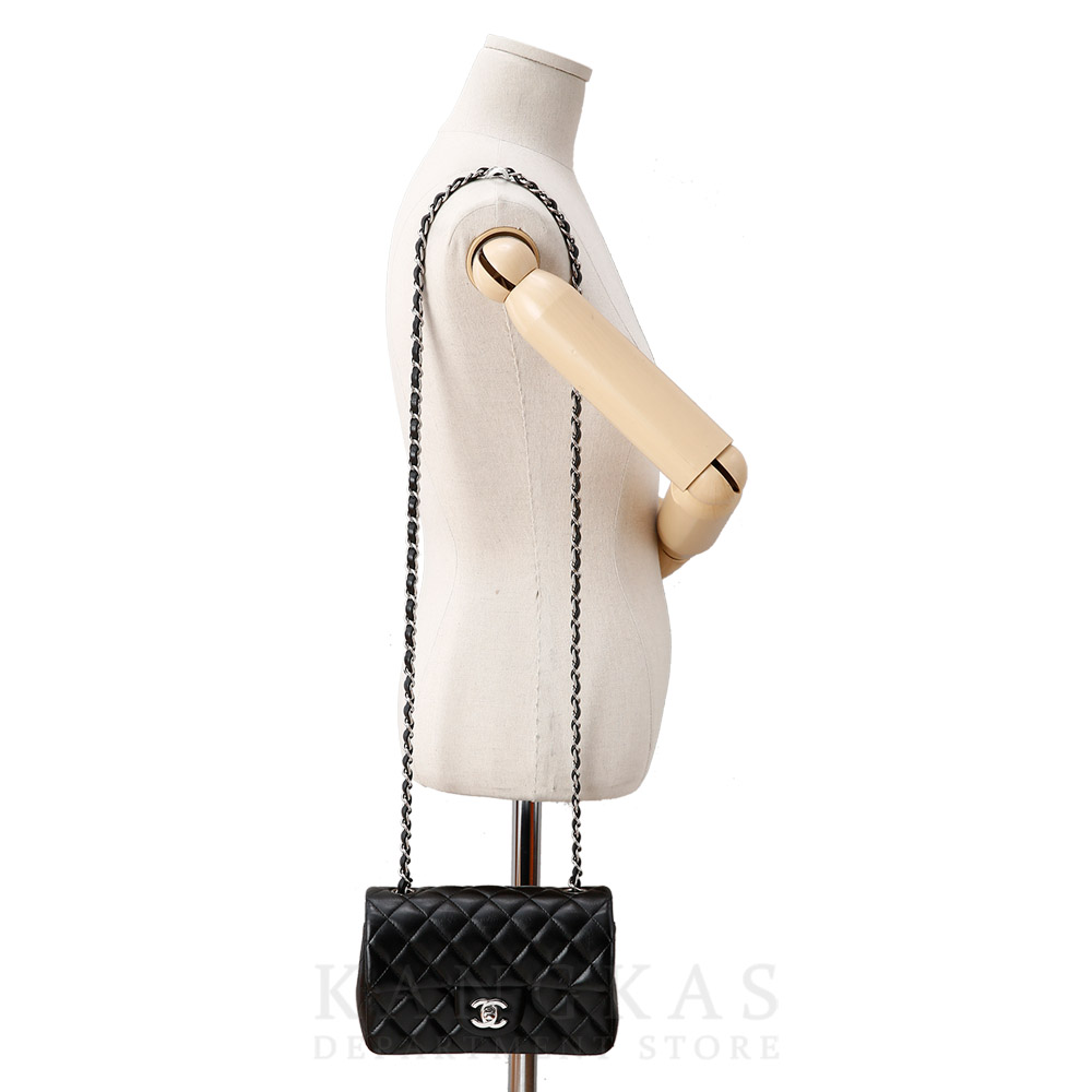 CHANEL(USED)샤넬 클래식 뉴미니 플랩백