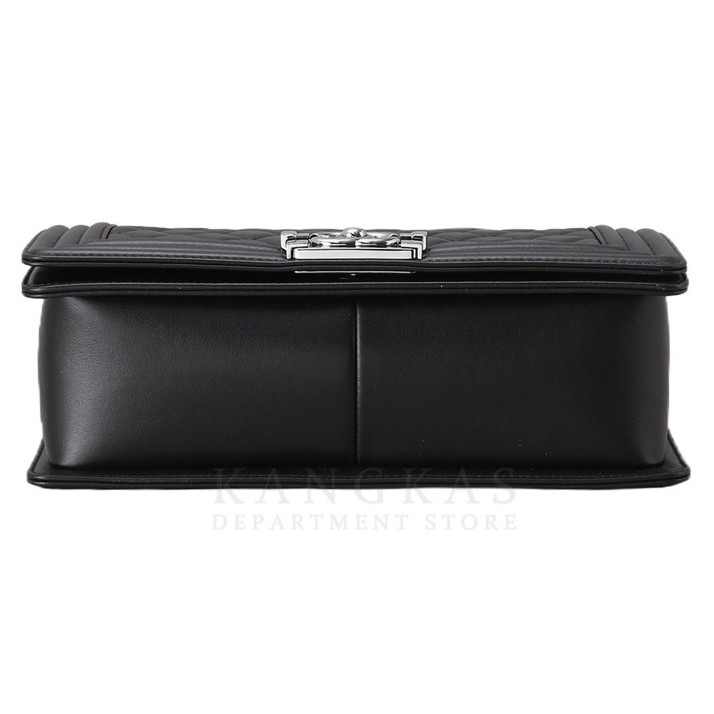 CHANEL(USED)샤넬 A67086 램스킨 보이샤넬 미듐 플랩백
