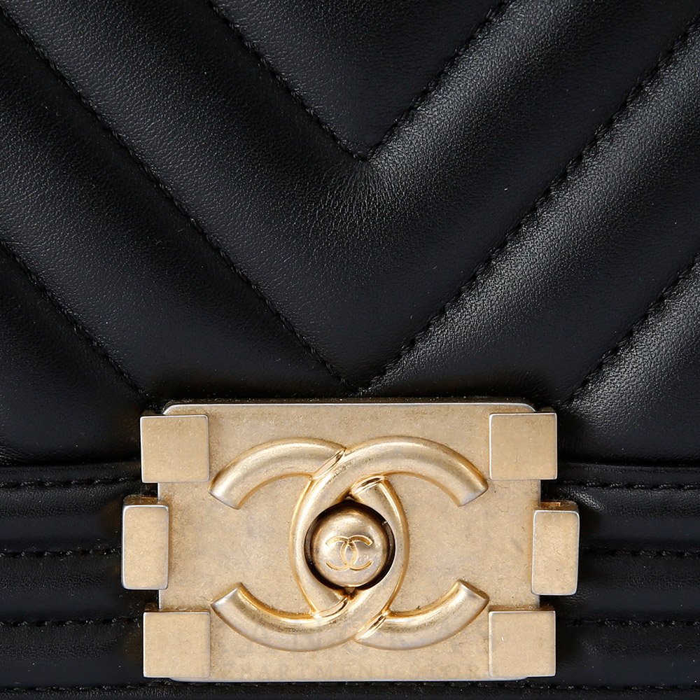 CHANEL(USED)샤넬 쉐브론 보이샤넬 미듐 플랩백