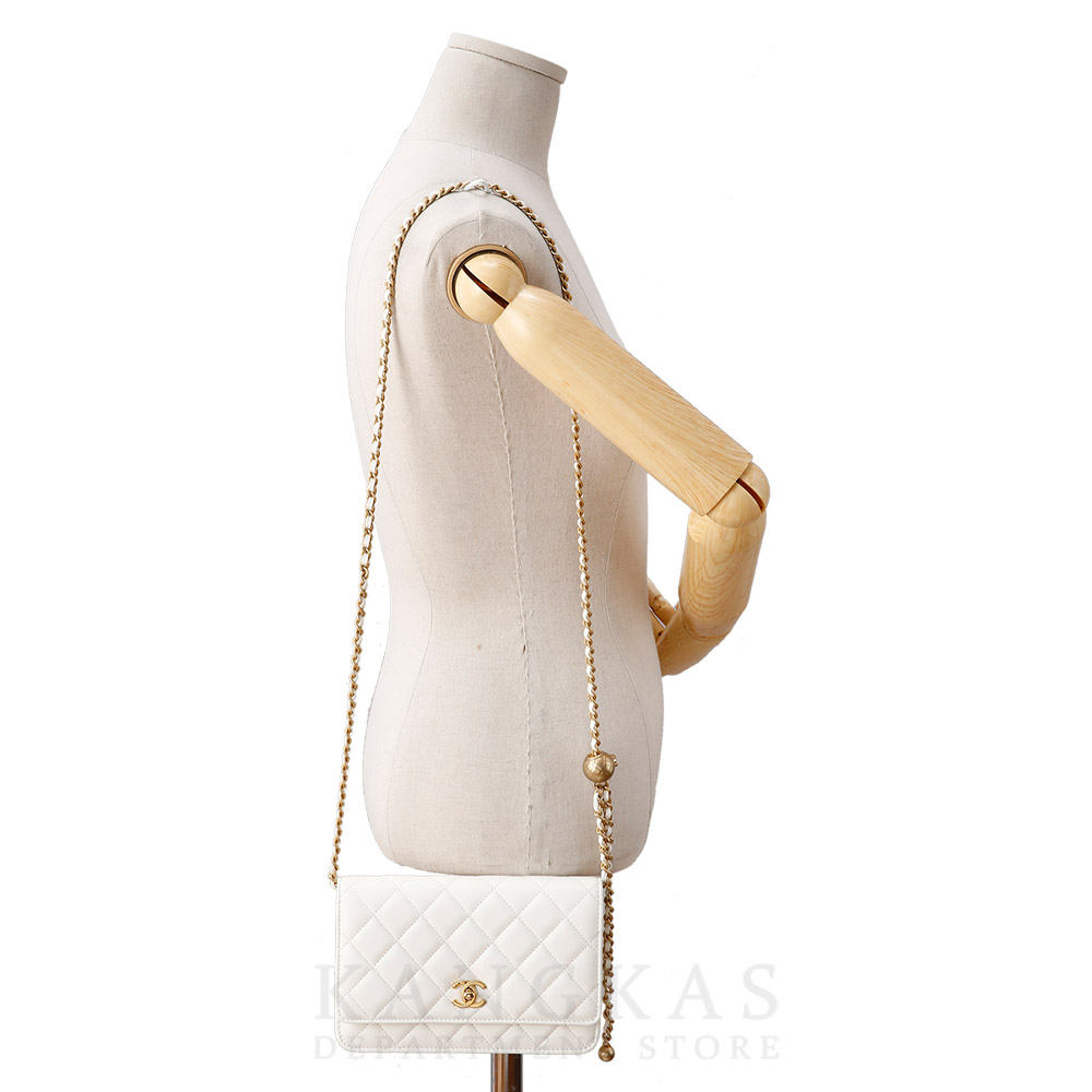 CHANEL(USED)샤넬 AP1450 램스킨 골든볼 WOC