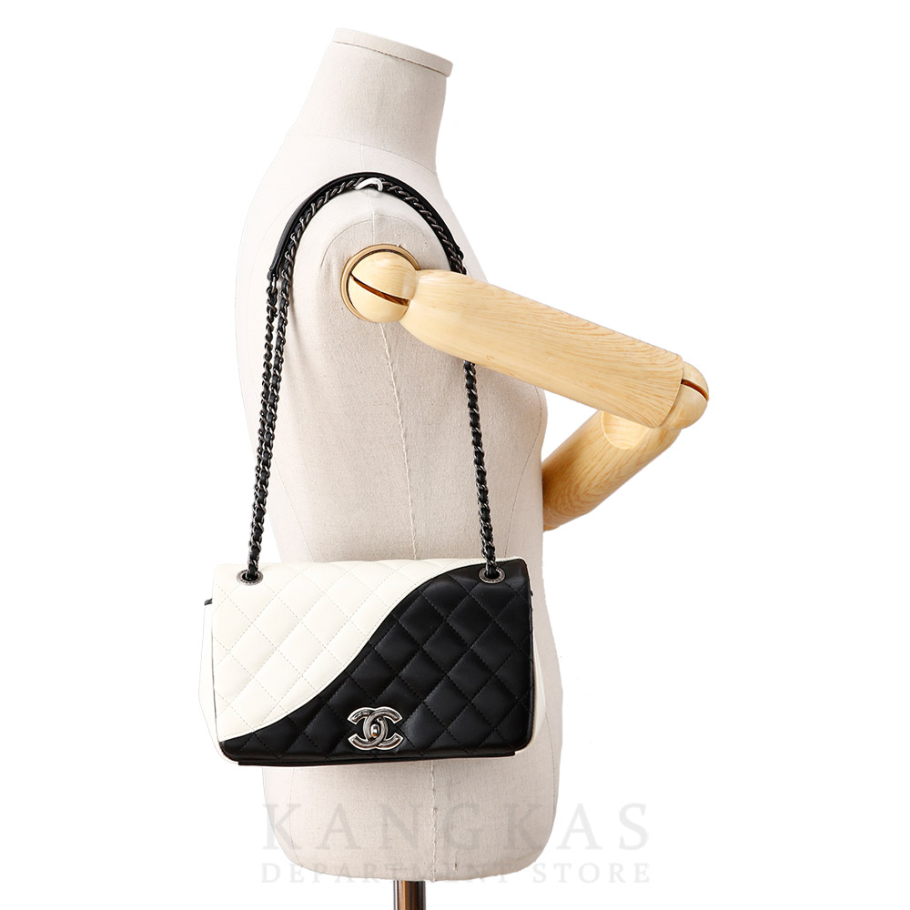 CHANEL(USED)샤넬 CC로고 시즌 체인 플랩백