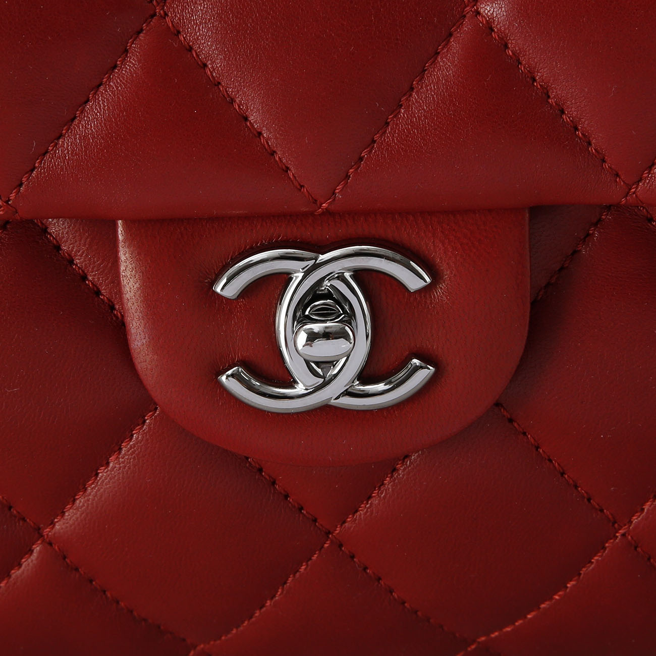 CHANEL(USED)샤넬 시즌 클래식 램스킨 체인 플랩백