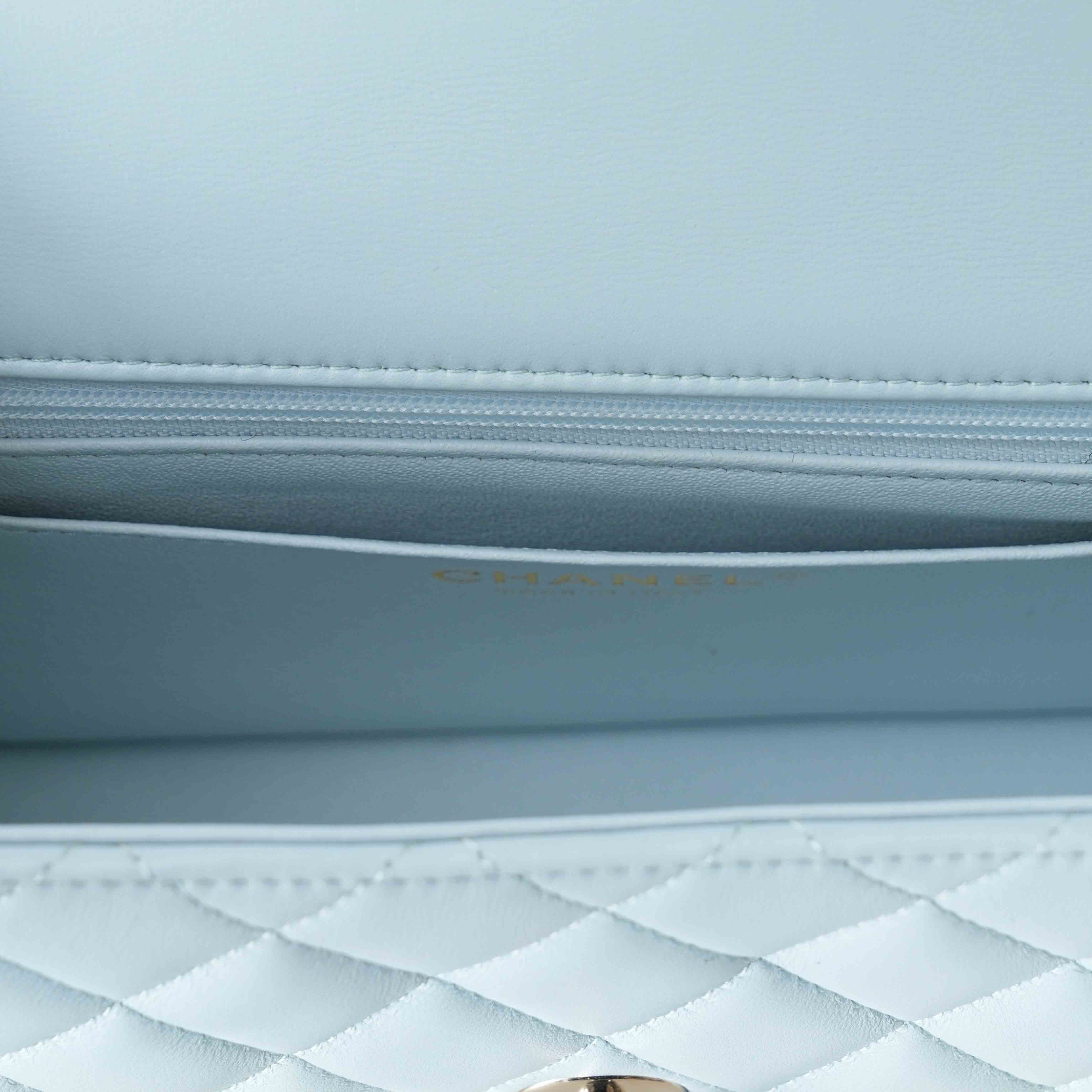 CHANEL(USED)샤넬 클래식 뉴미니 탑핸들