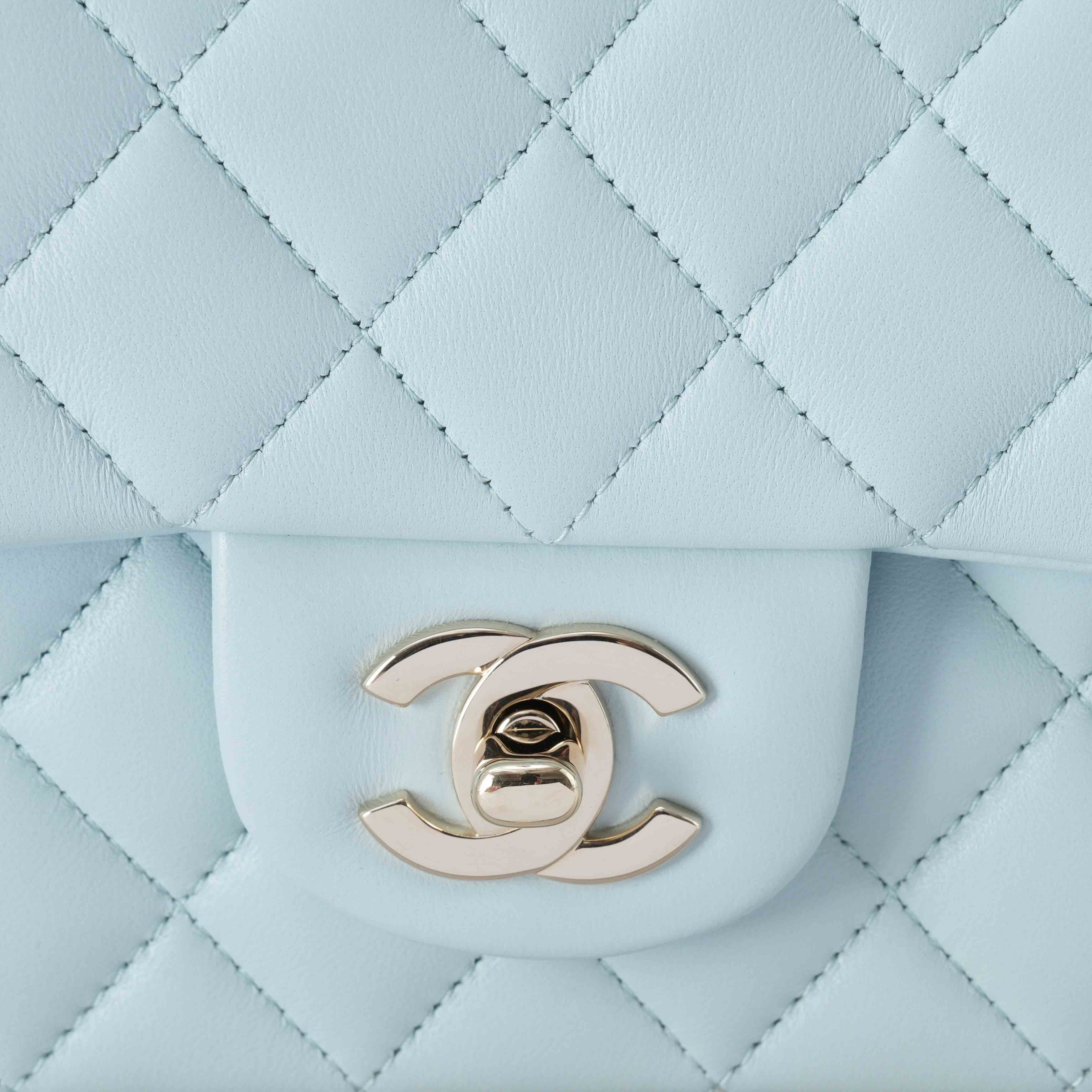 CHANEL(USED)샤넬 클래식 뉴미니 탑핸들
