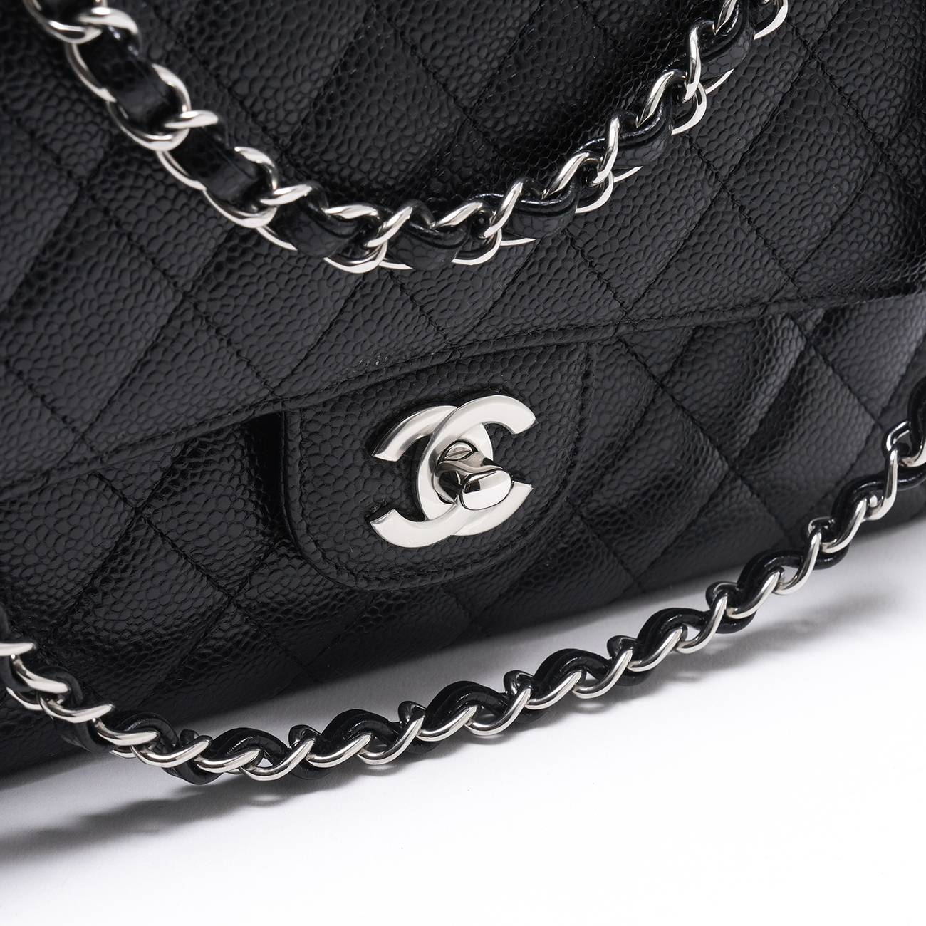 CHANEL(USED)샤넬 캐비어 클래식 미듐 플랩백