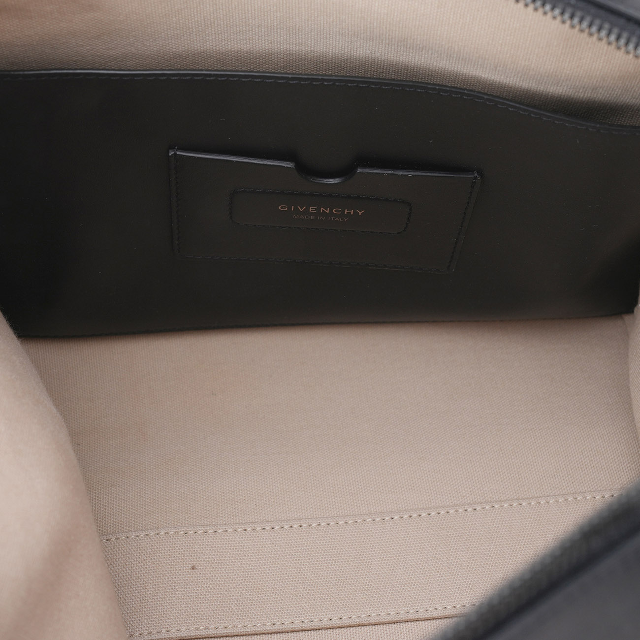 GIVENCHY(USED)지방시 안티고나 소프트 미듐