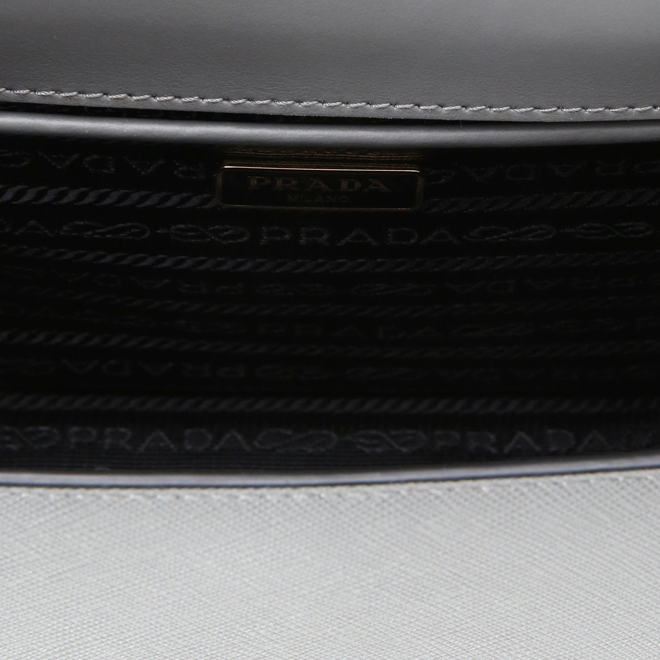 PRADA(USED)프라다 사피아노 파티나 플랩 체인 백