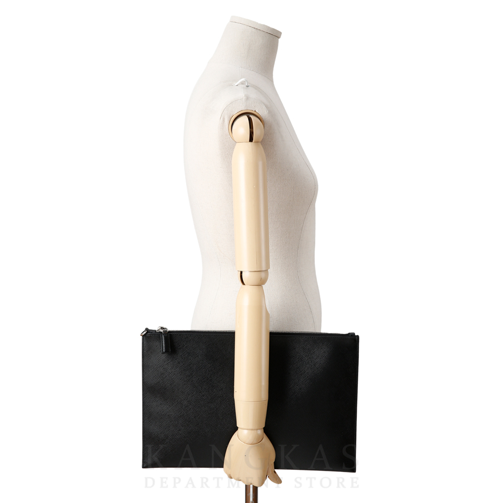 PRADA(USED)프라다 트라이앵글 로고 사피아노 클러치