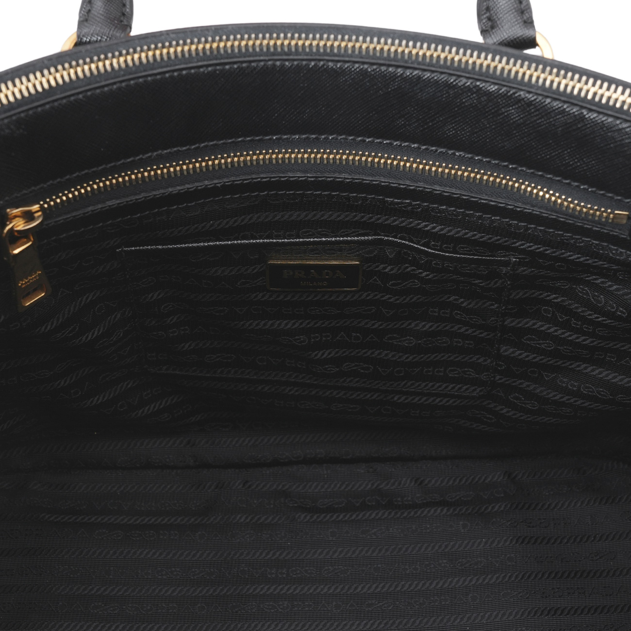 PRIMA CLASSE(USED)프라다 BN2274 사피아노 럭스