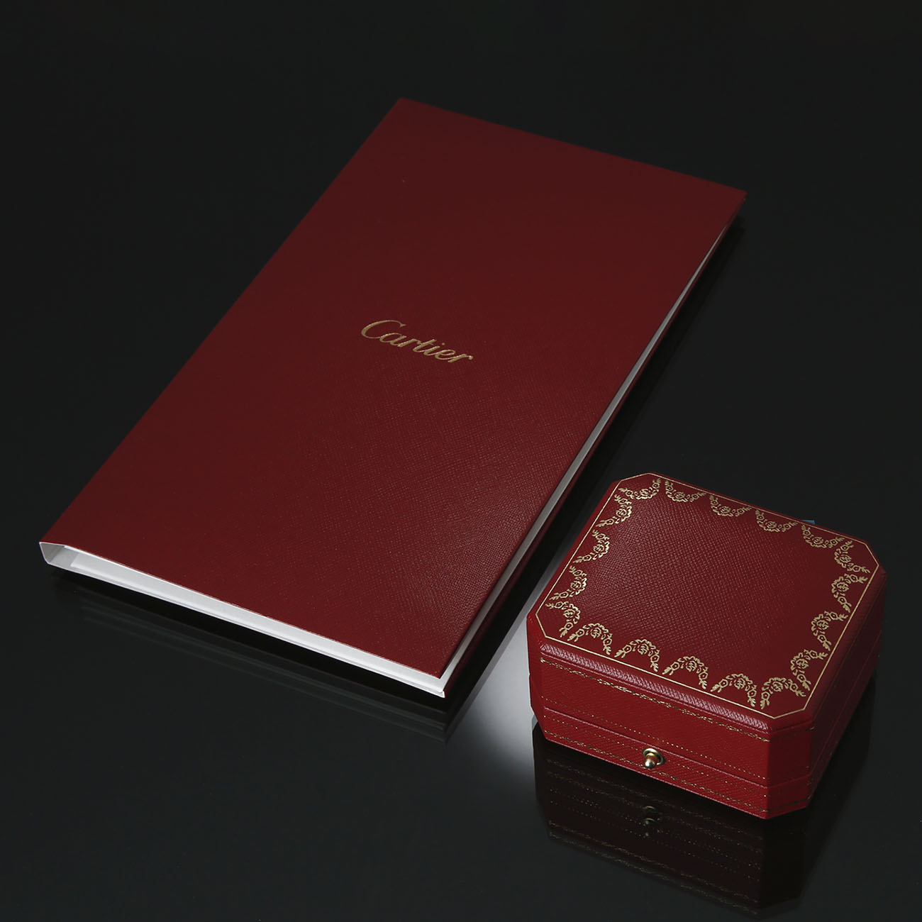 CARTIER(USED)까르띠에 0.24CT 다이아 이어링