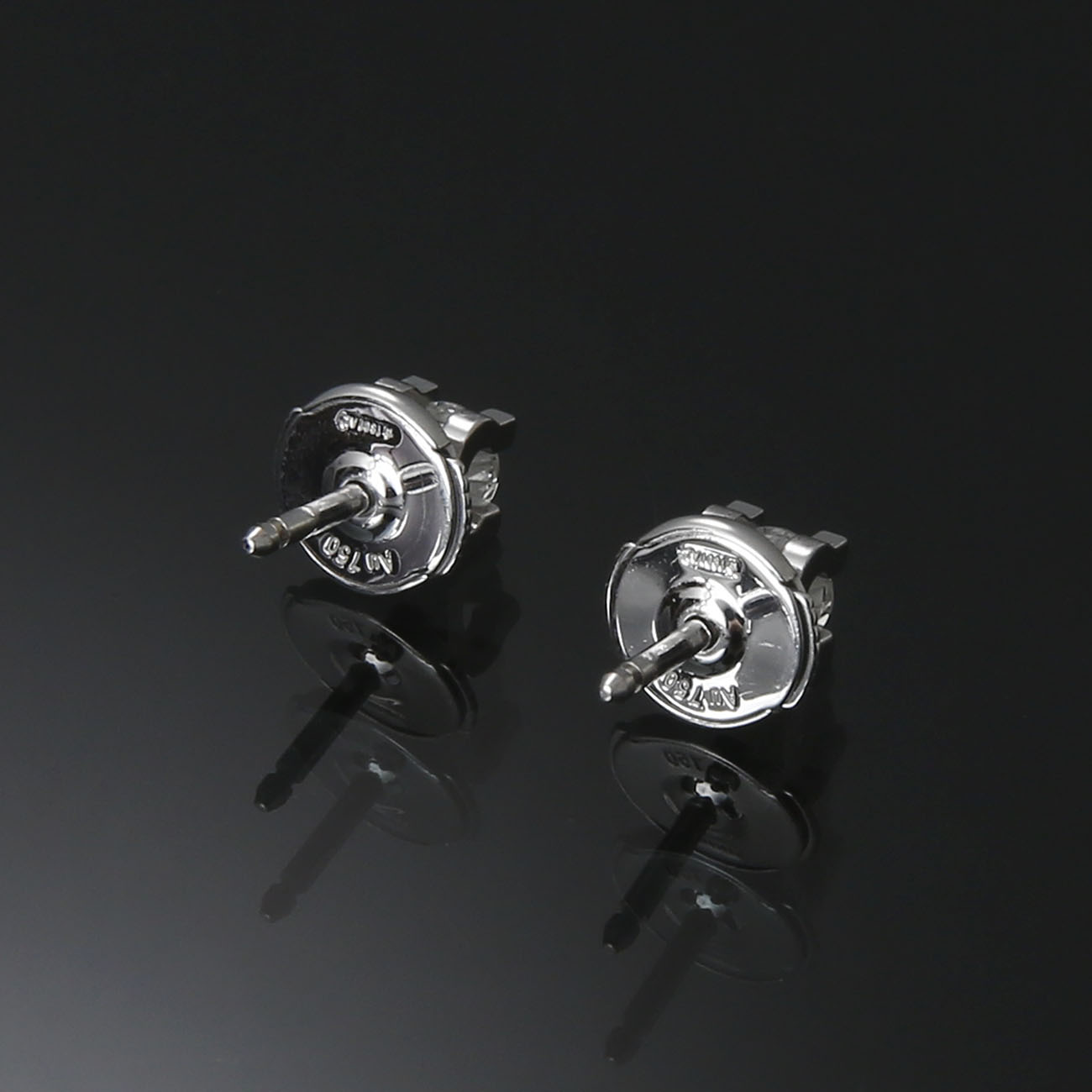 CARTIER(USED)까르띠에 0.24CT 다이아 이어링