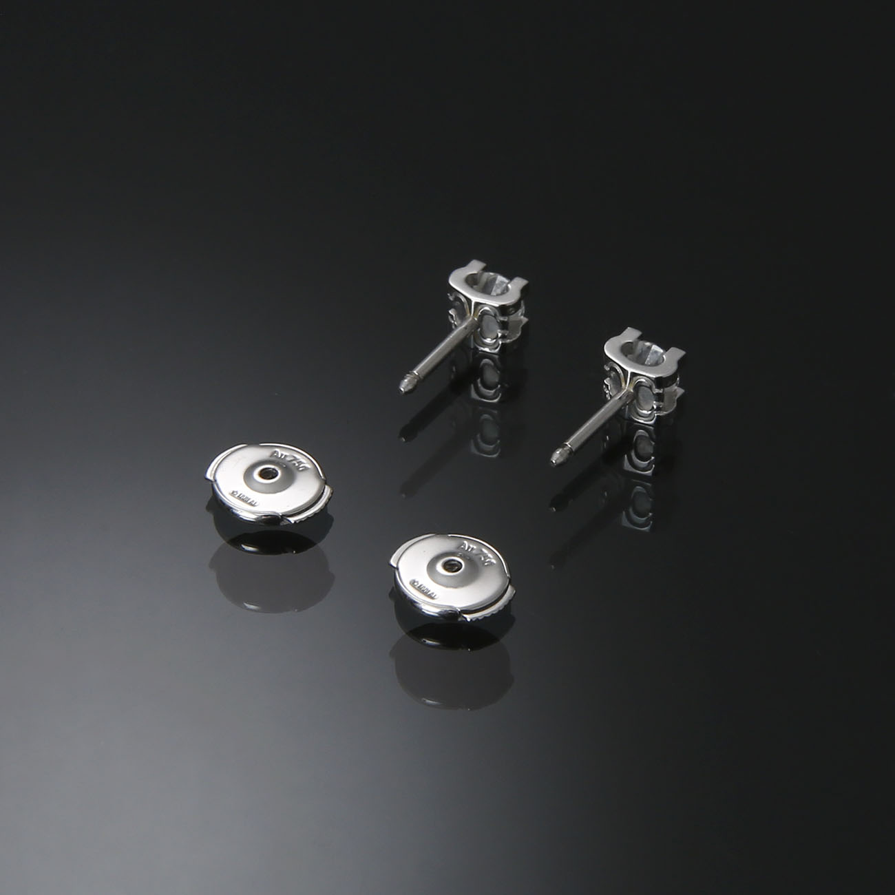 CARTIER(USED)까르띠에 0.24CT 다이아 이어링